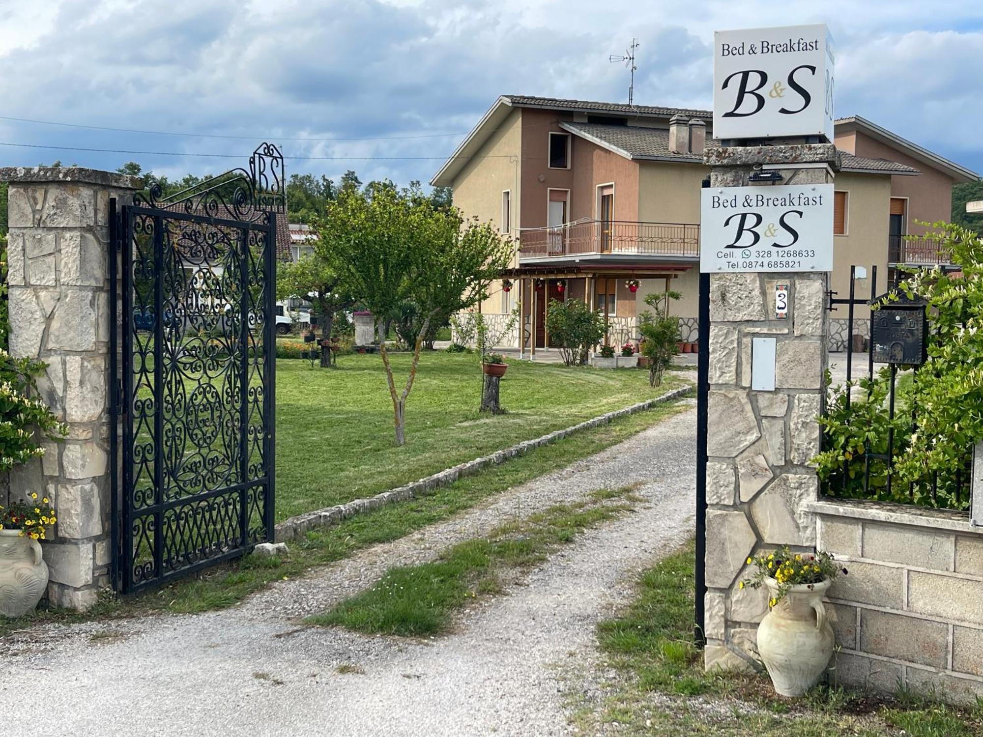 Bed and Breakfast B&S à Vinchiaturo Extérieur photo